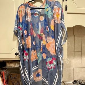 OS multicolored Kimono. Perfect for summer!